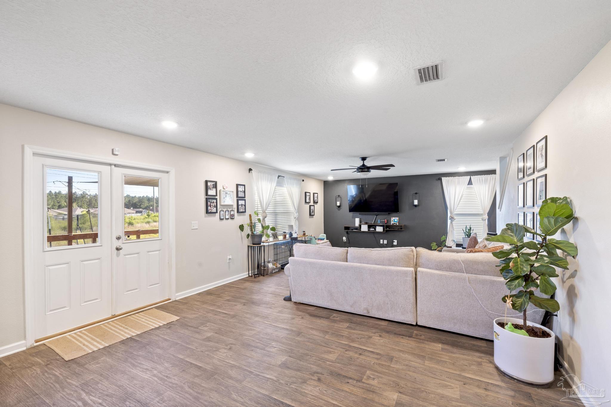 4678 Perception Circle Milton, FL 32570 - Photo 7 of 41