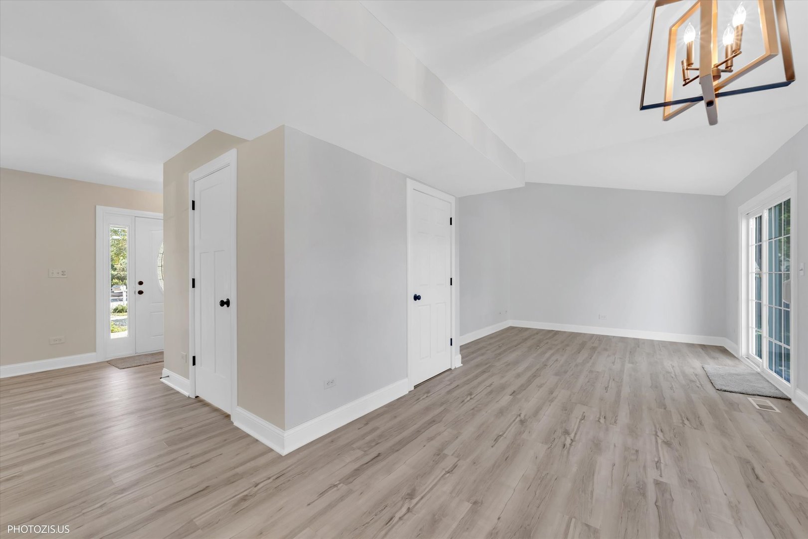 1373 Cimarron Court Elgin, IL 60120 - Photo 13 of 36