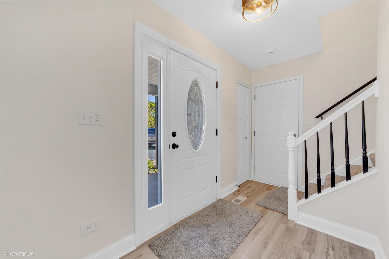 1373 Cimarron Court Elgin, IL 60120 - Photo 3 of 36