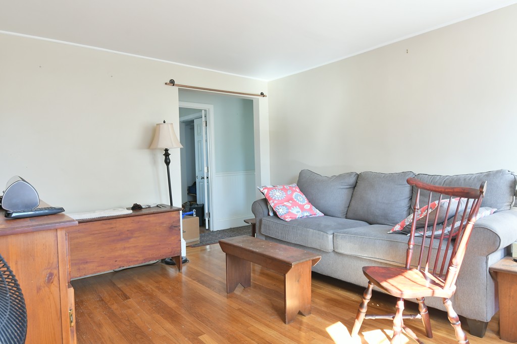 44 Charnock Street Beverly, MA 01915 - Photo 11 of 14