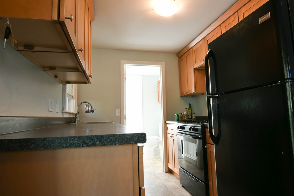 44 Charnock Street Beverly, MA 01915 - Photo 3 of 14