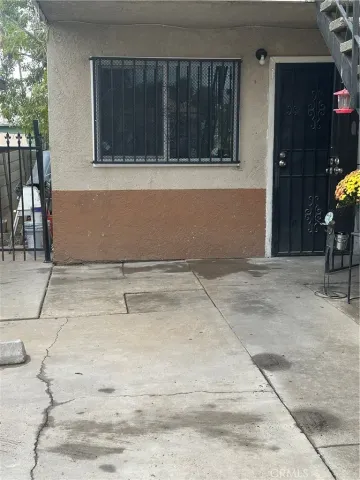 $1,900 | 833 West 10th Street, Unit 1, San Bernardino, CA 92410