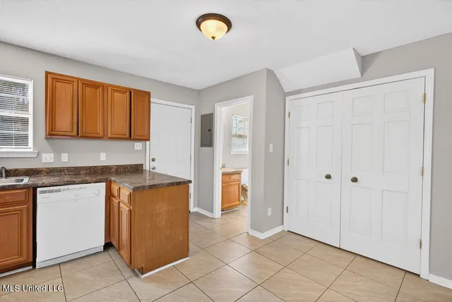 $1,400 | 1997 Todd Cove, Unit B, Biloxi, MS 39531