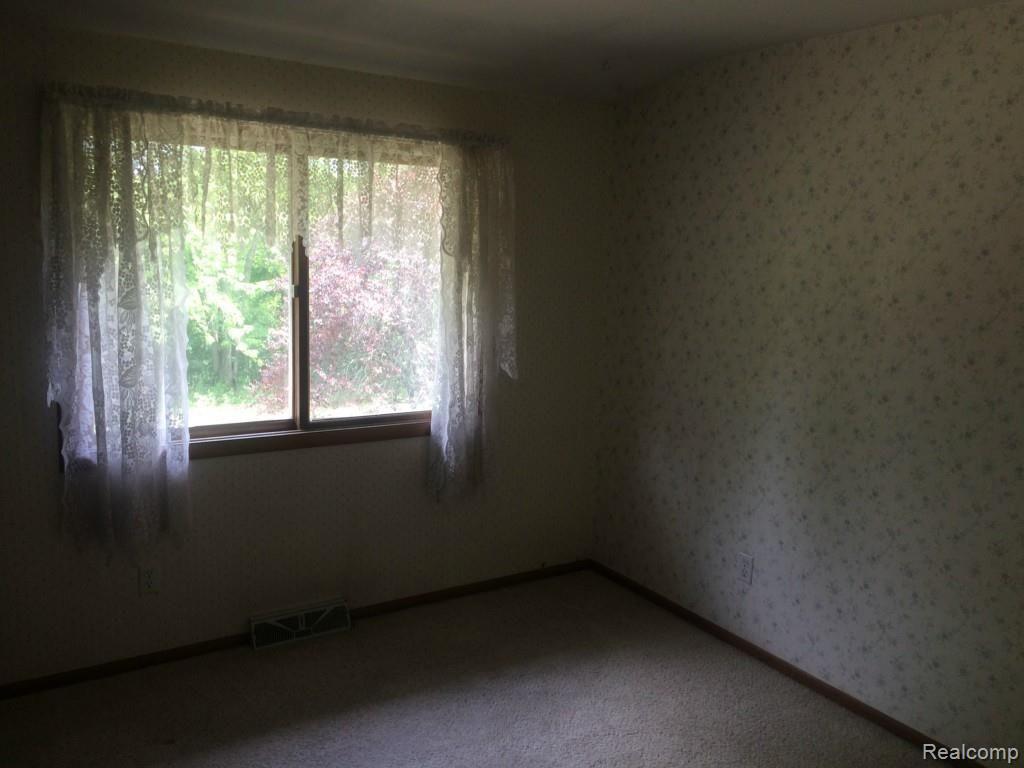 7845 Graham Road Jeddo, MI 48032 - Photo 13 of 28