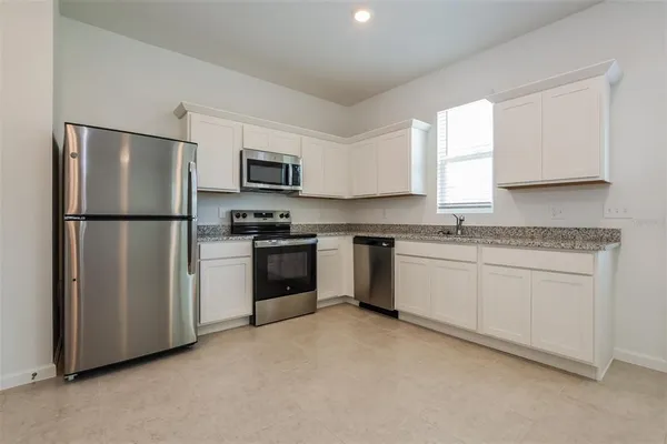 $2,145 | 2042 Hemingway Circle, Groveland, FL 34736