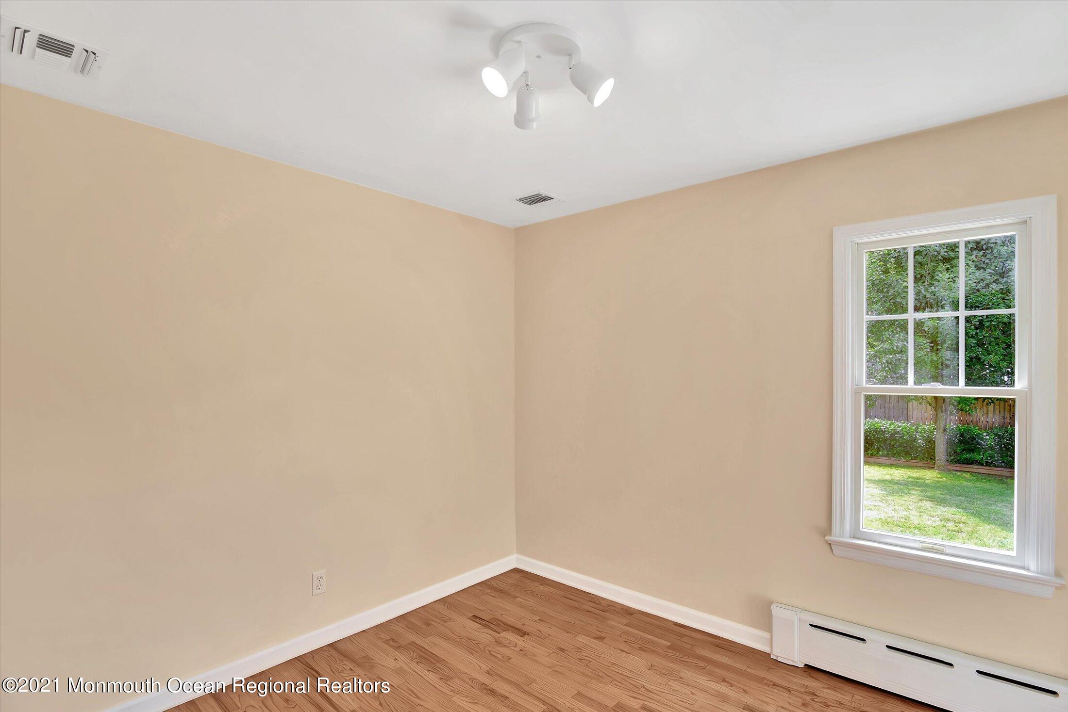 395 Aldrich Road Howell, NJ 07731 - Photo 11 of 37 12-Bedroom