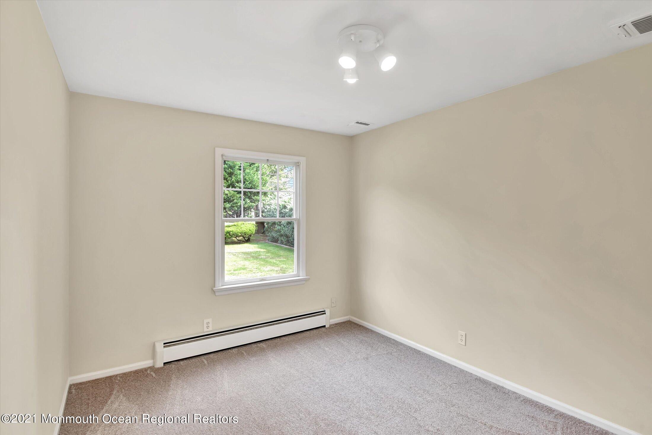 395 Aldrich Road Howell, NJ 07731 - Photo 12 of 37 13-Bedroom
