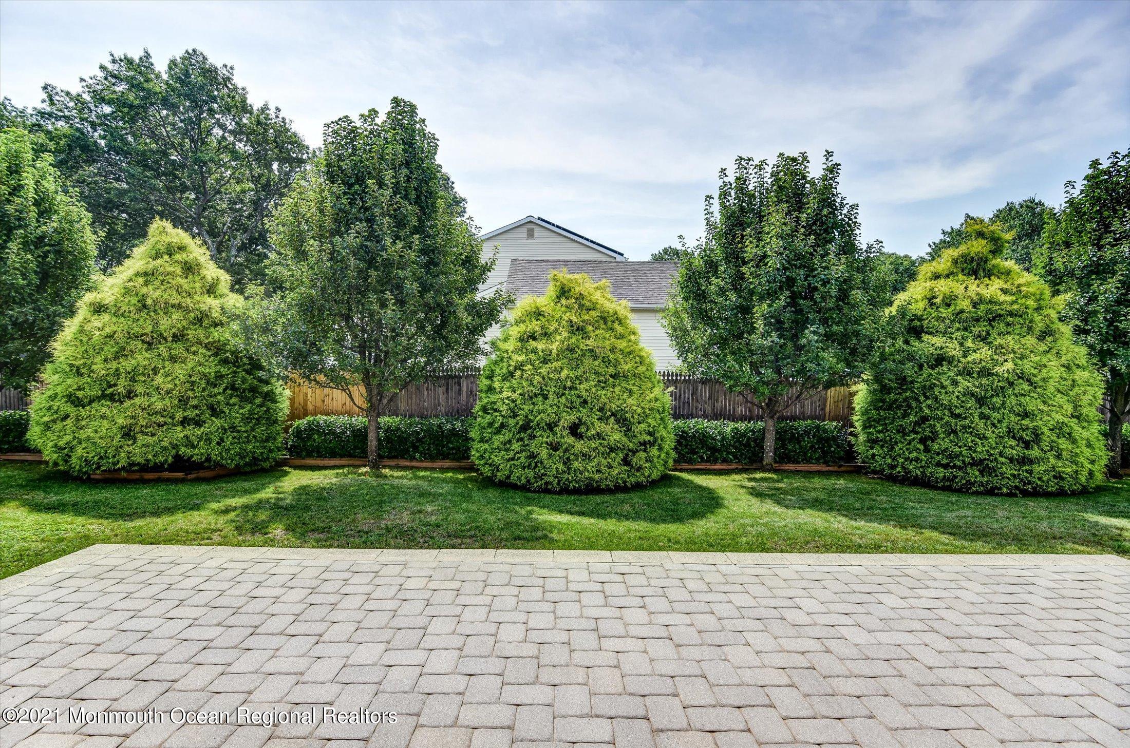 395 Aldrich Road Howell, NJ 07731 - Photo 28 of 37 29-Patio