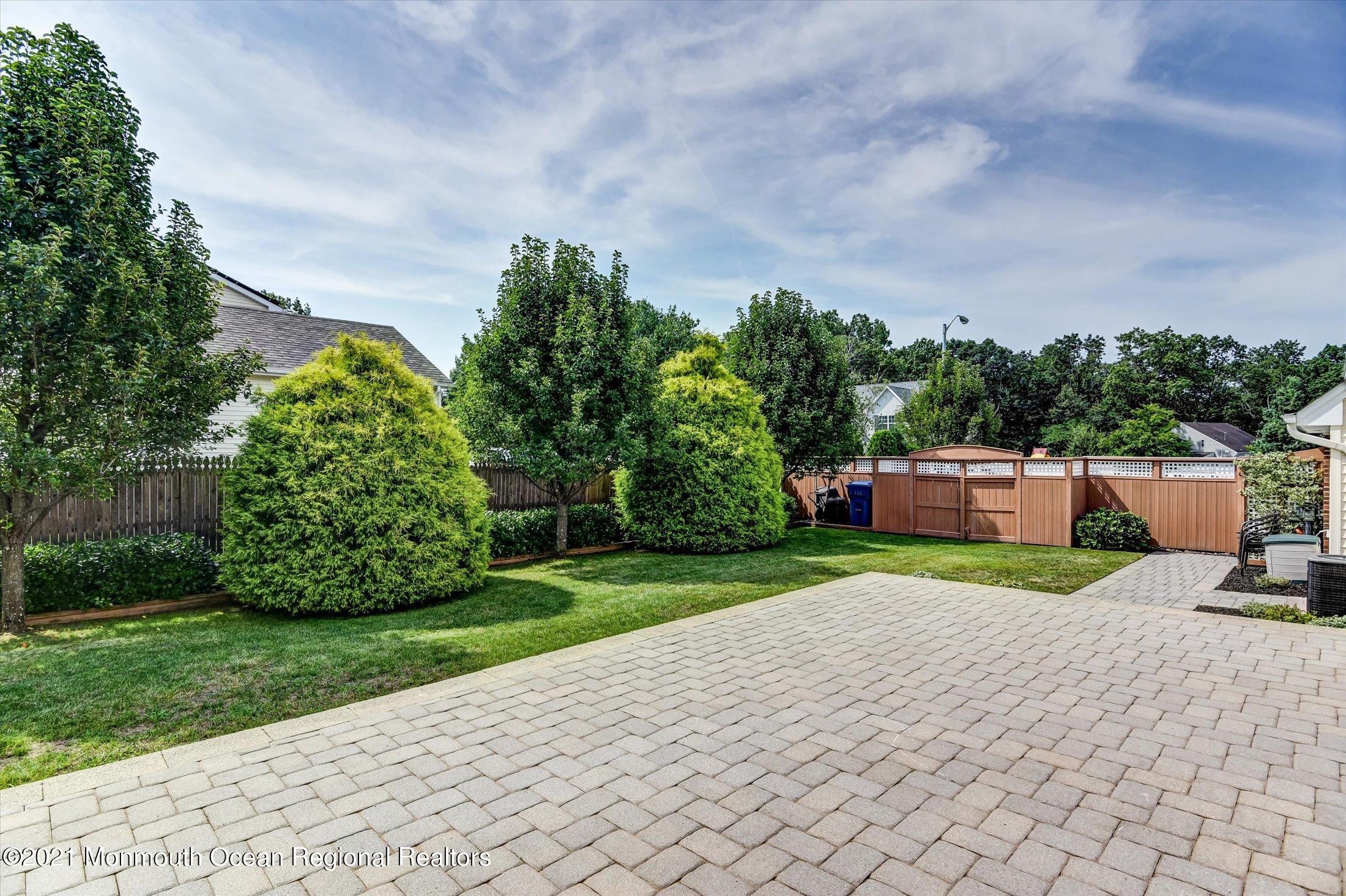 395 Aldrich Road Howell, NJ 07731 - Photo 30 of 37 31-Patio