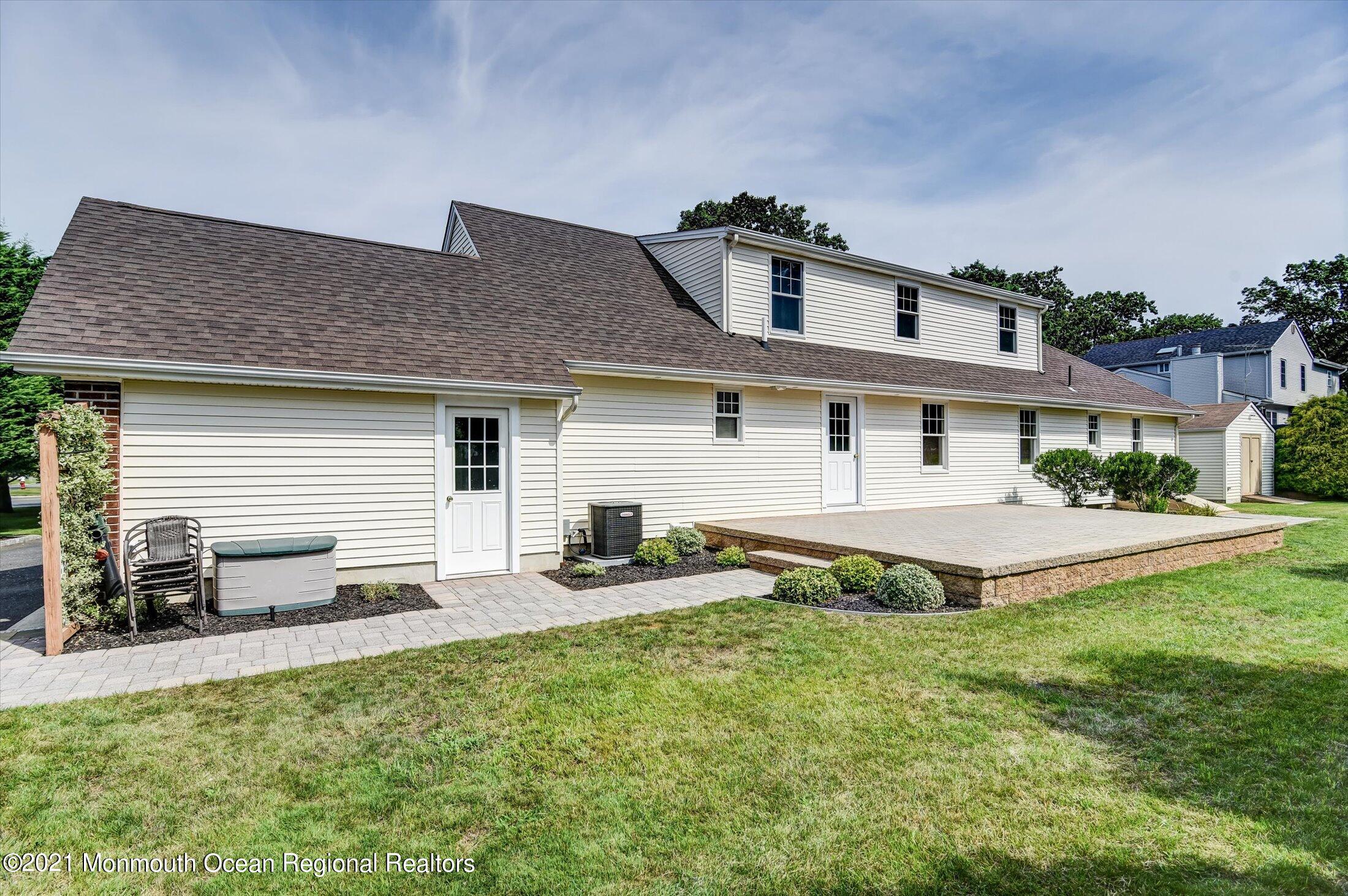 395 Aldrich Road Howell, NJ 07731 - Photo 34 of 37 35-Rear View