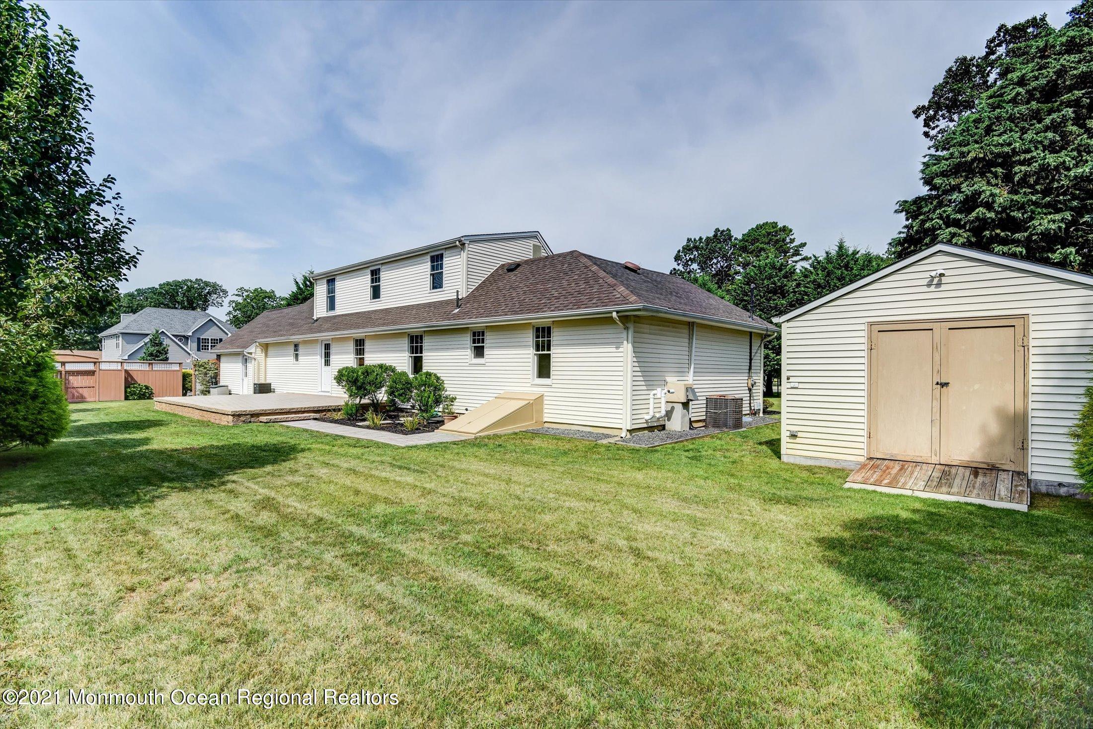 395 Aldrich Road Howell, NJ 07731 - Photo 35 of 37 36-Rear View