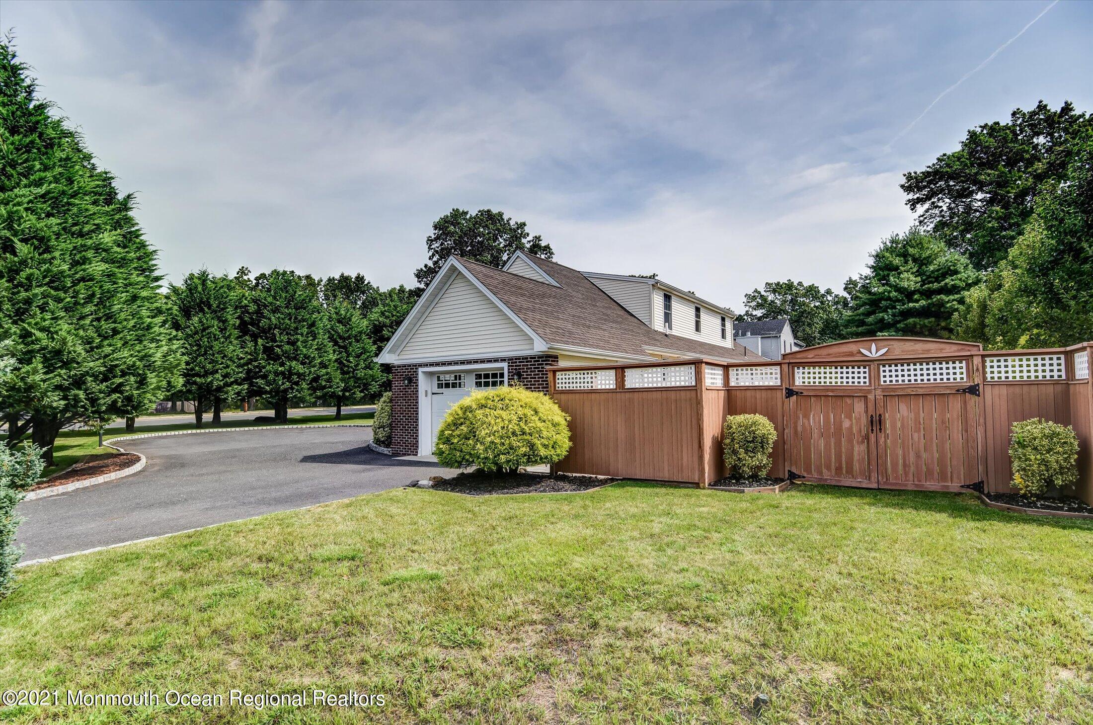 395 Aldrich Road Howell, NJ 07731 - Photo 37 of 37 04-Side View