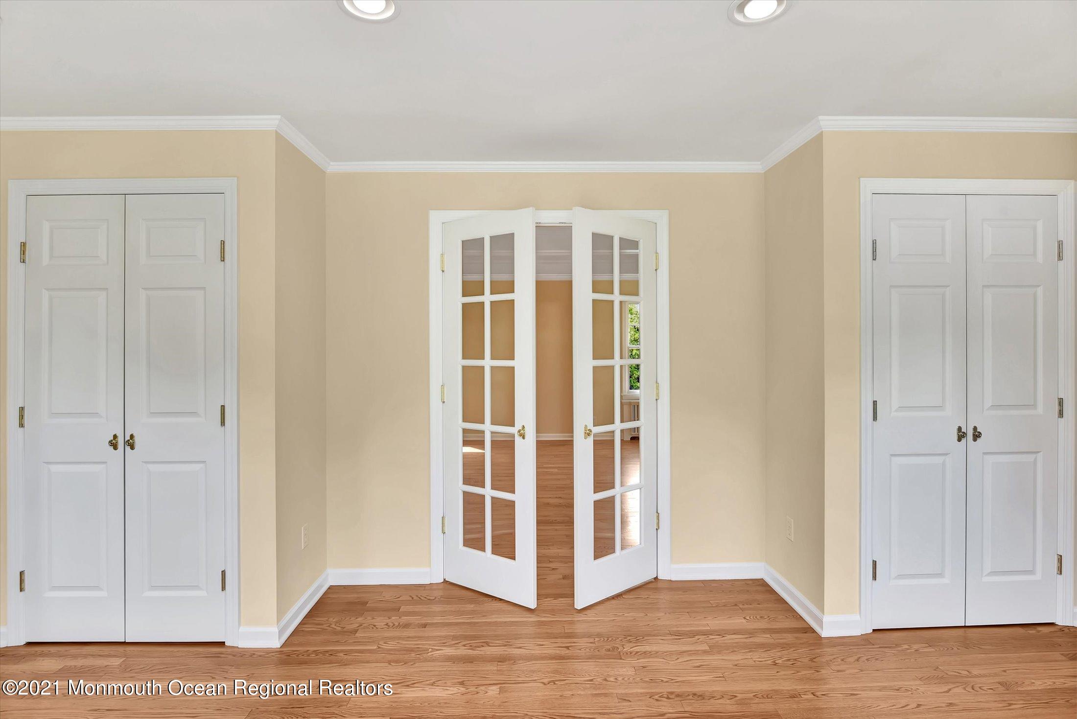 395 Aldrich Road Howell, NJ 07731 - Photo 6 of 37 07-Foyer