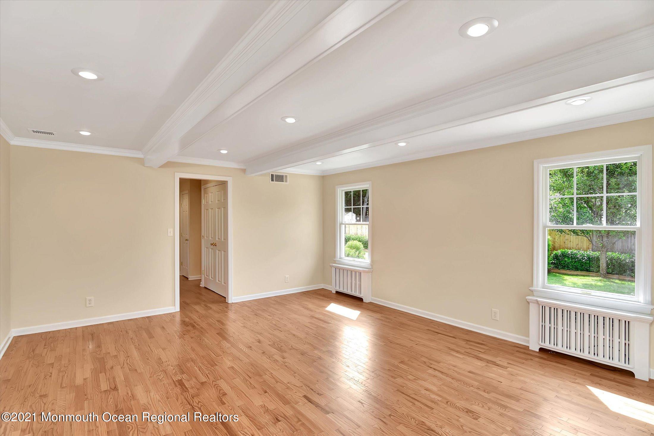 395 Aldrich Road Howell, NJ 07731 - Photo 7 of 37 08-Living Room
