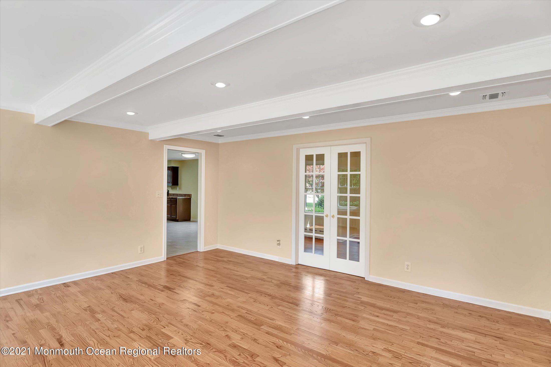 395 Aldrich Road Howell, NJ 07731 - Photo 8 of 37 09-Living Room