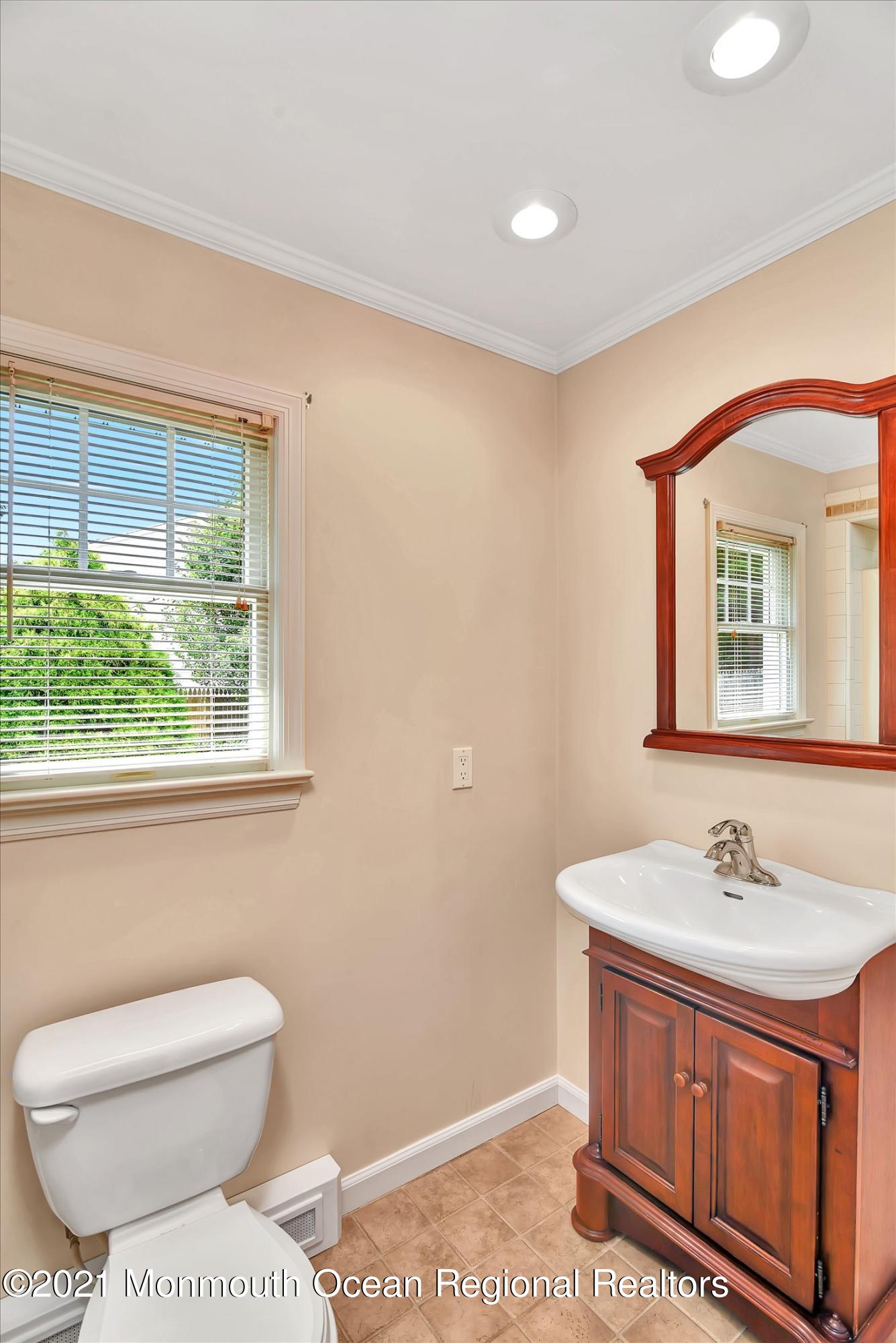 395 Aldrich Road Howell, NJ 07731 - Photo 9 of 37 10-Bathroom
