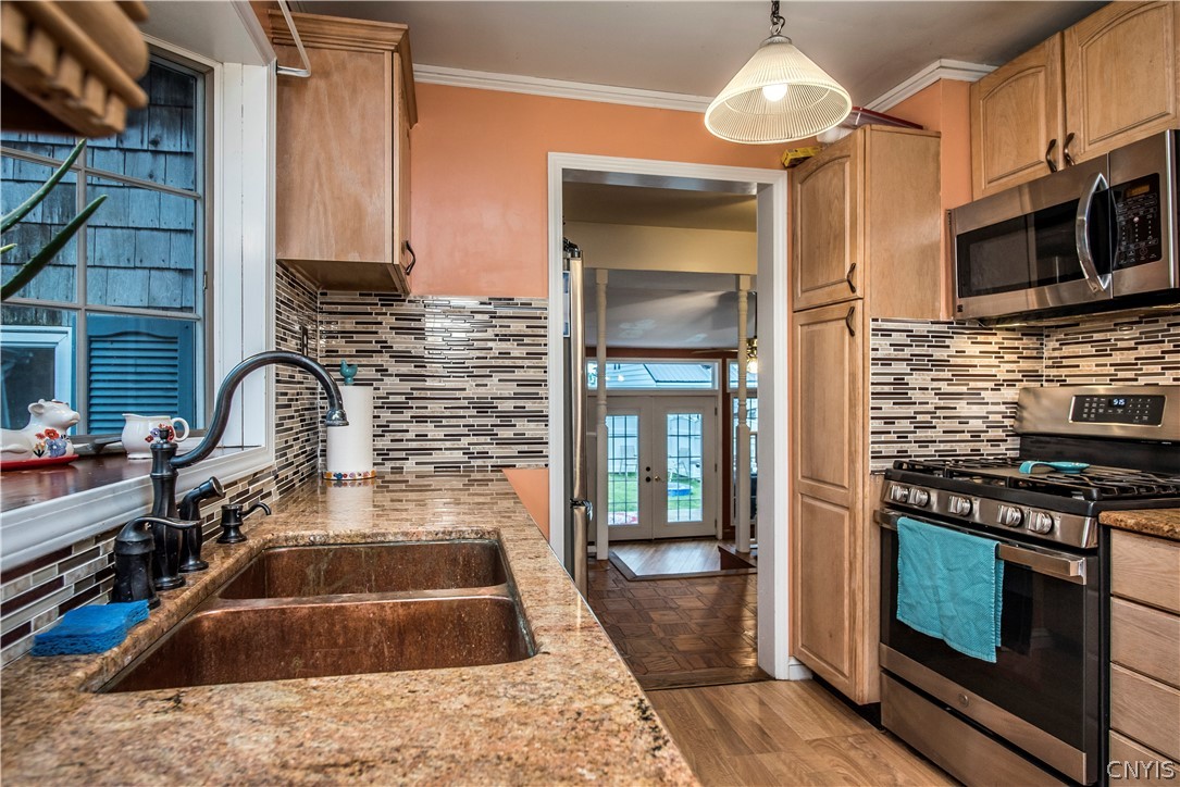 907 West Liberty Street Rome, NY 13440 - Photo 17 of 48