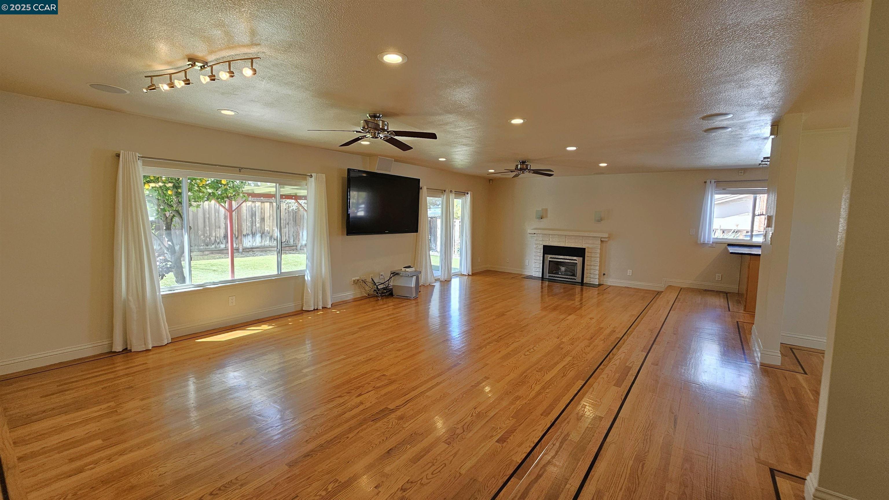 4764 Olive Drive Concord, CA 94521 - Photo 7 of 42