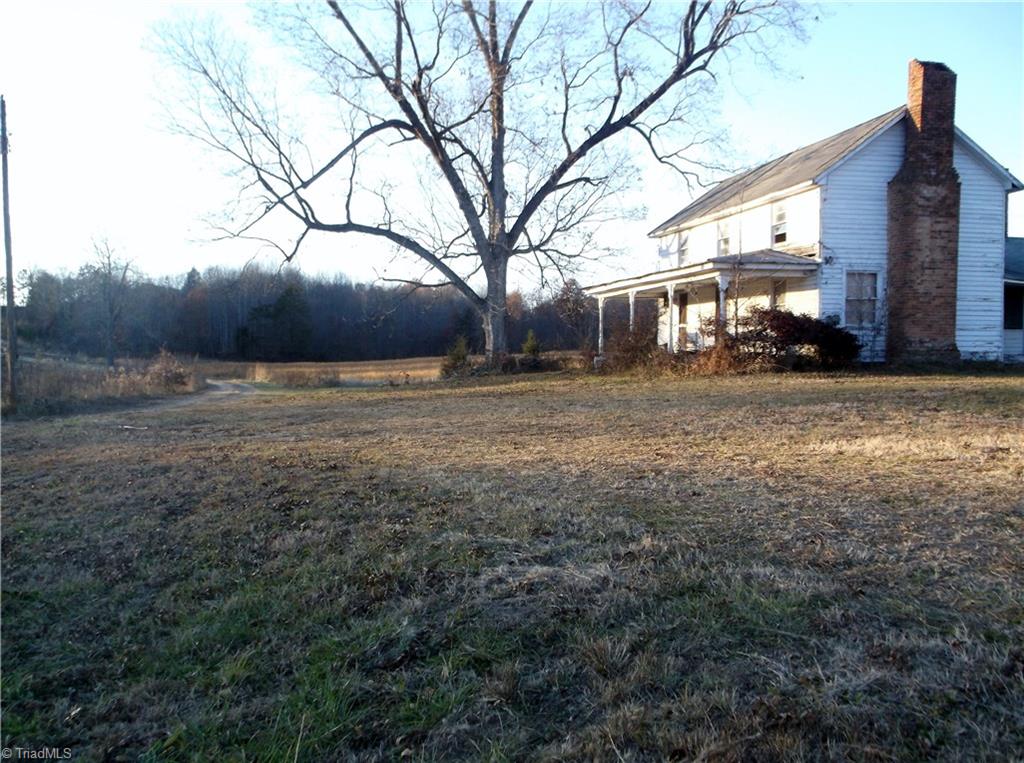 8445 Reid Farm Road Walnut Cove, NC 27052 - Photo 3 of 18 Gallery Image 3