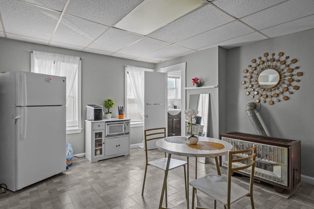 30 Brow Street Fall River, MA 02721 - Photo 4 of 42