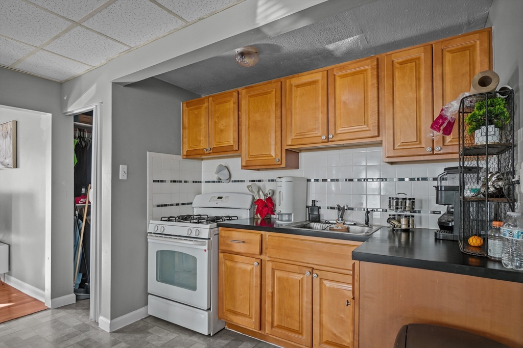 30 Brow Street Fall River, MA 02721 - Photo 5 of 42