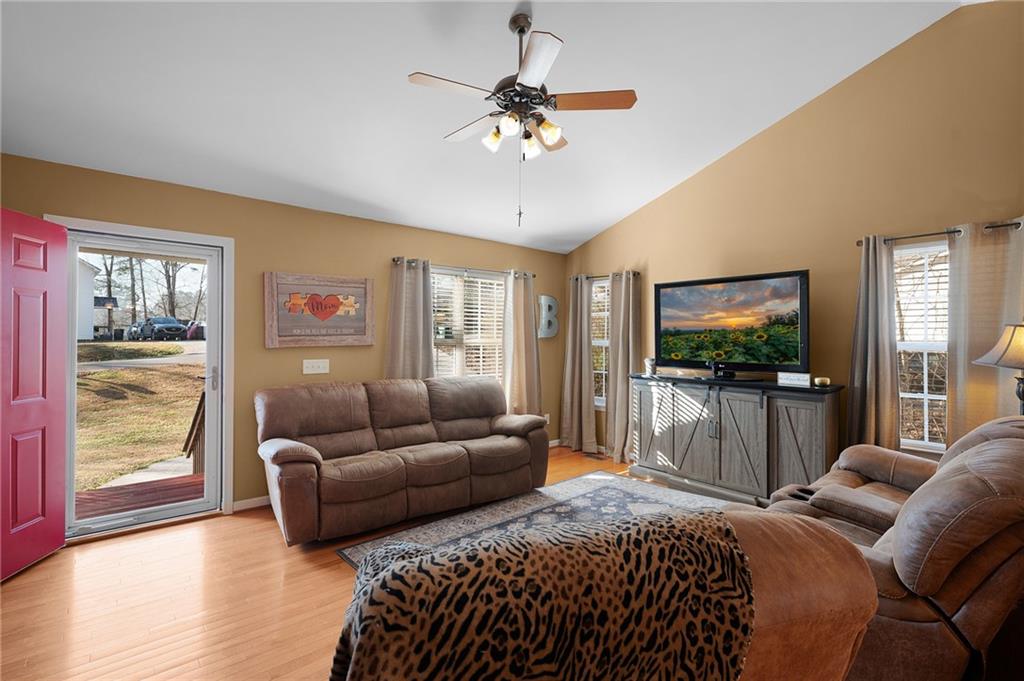 145 Langston Road Northeast Calhoun, GA 30701 - Photo 4 of 31