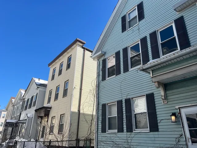 $799,000 | 10 Glover Court, Boston, MA 02127