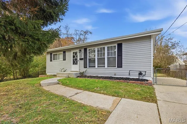 $249,900 | 689 Conover Lane, St. Louis, MO 63126