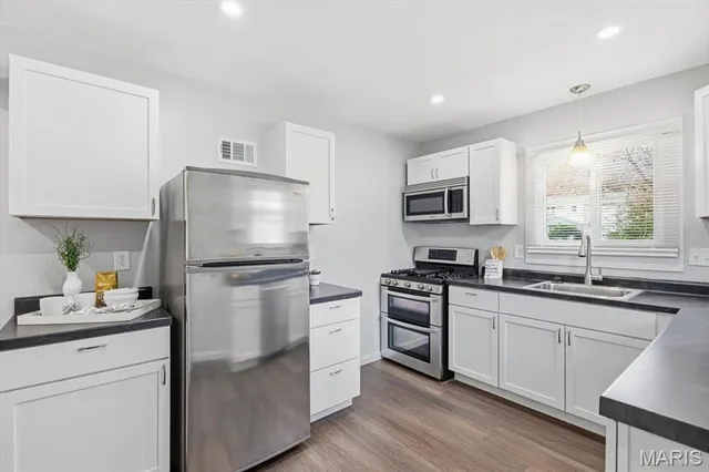 $249,900 | 689 Conover Lane, St. Louis, MO 63126