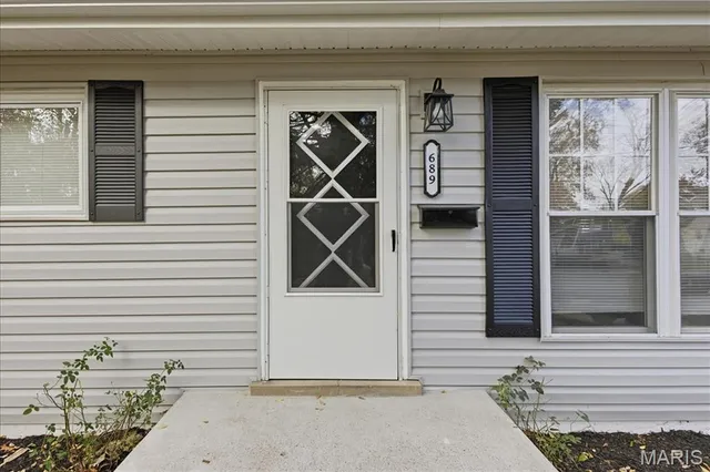 $249,900 | 689 Conover Lane, St. Louis, MO 63126