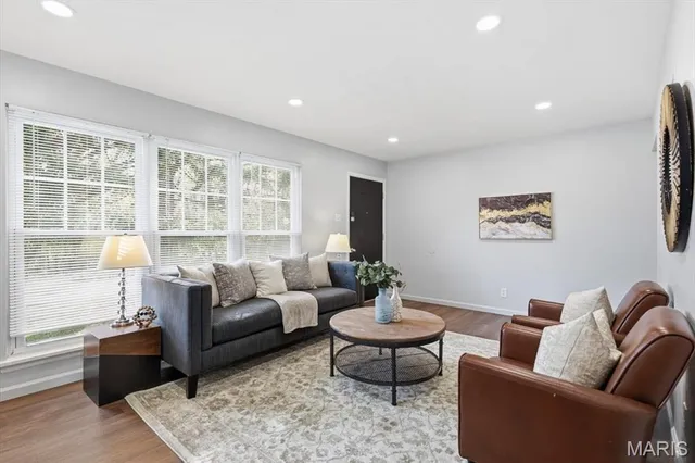 $249,900 | 689 Conover Lane, St. Louis, MO 63126