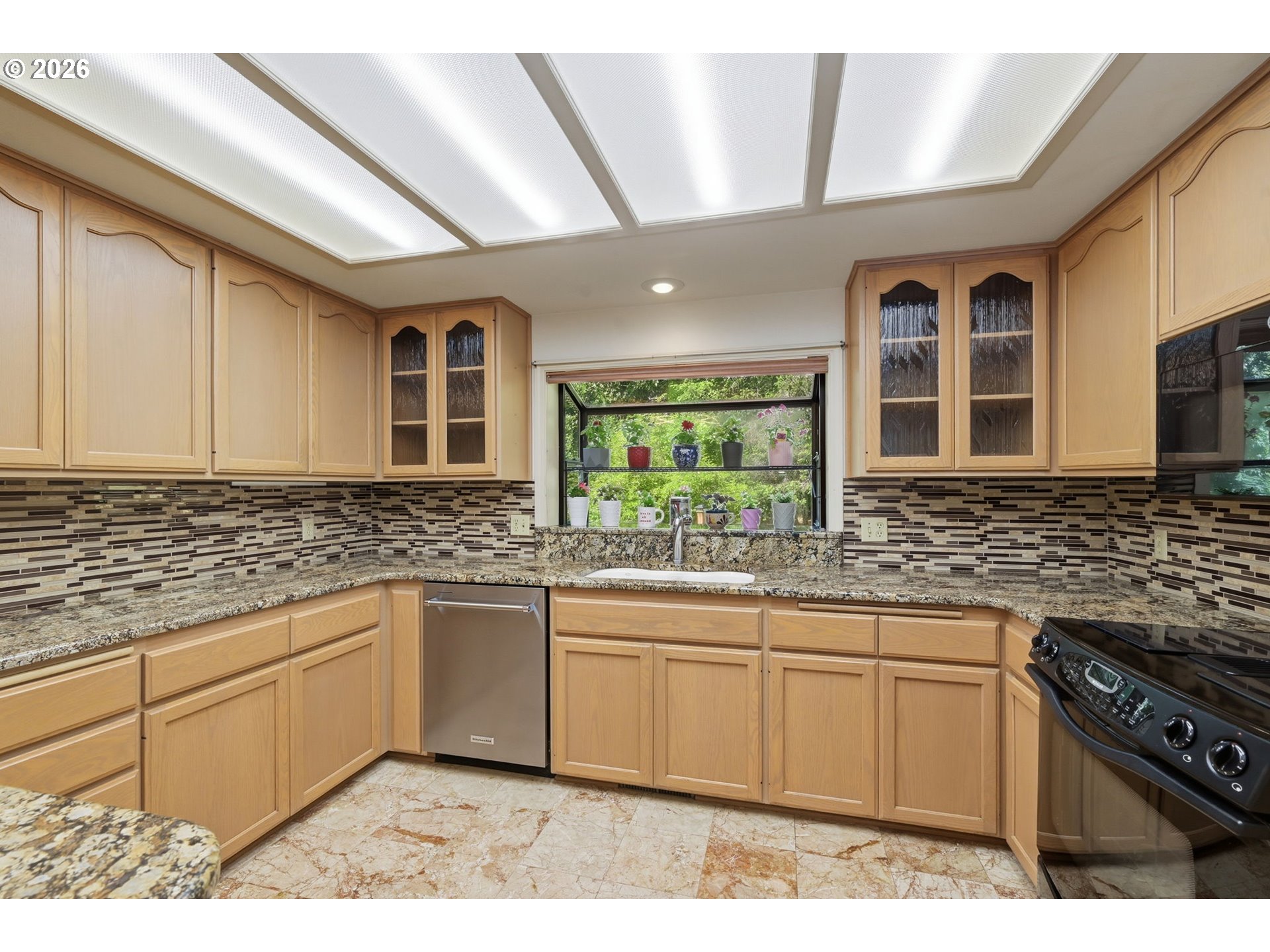 90966 Hill Road Springfield, OR 97478 - Photo 16 of 48 Kitchen