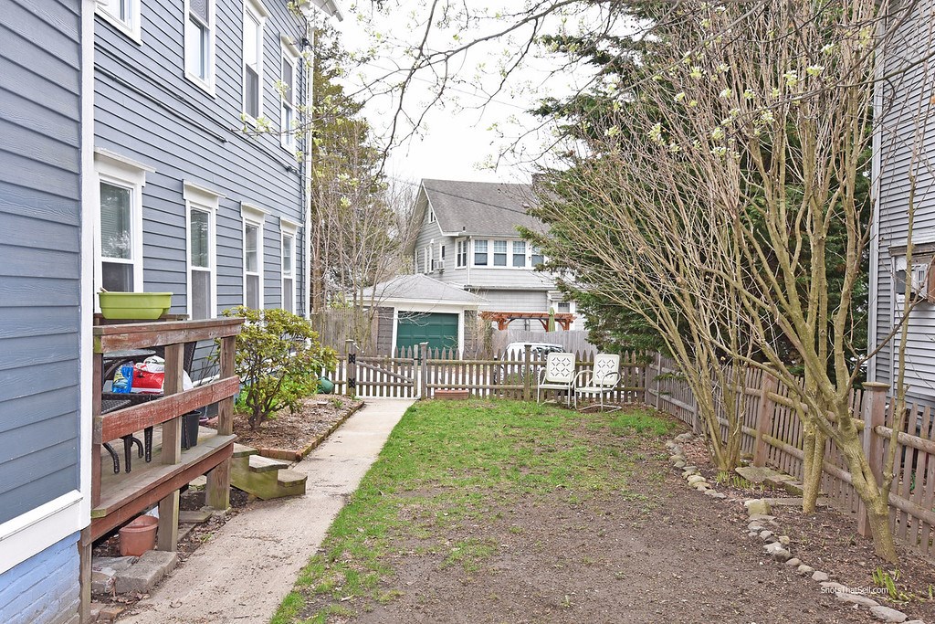 76 Locust Street Providence, RI 02906 - Photo 4 of 21