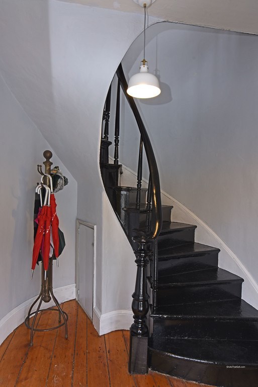 76 Locust Street Providence, RI 02906 - Photo 5 of 21