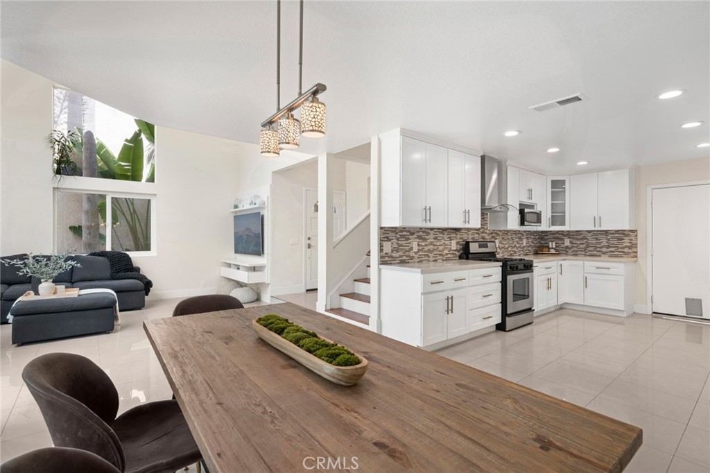 Enjoy high style and low maintenance at this turnkey Costa Mesa home near the beach in the gated community of Mesa Bluffs Community.