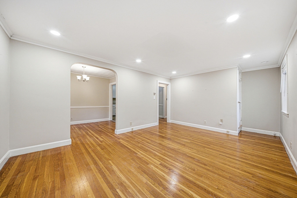33 Harvard Street, Unit 2 Arlington, MA 02476 - Photo 9 of 41