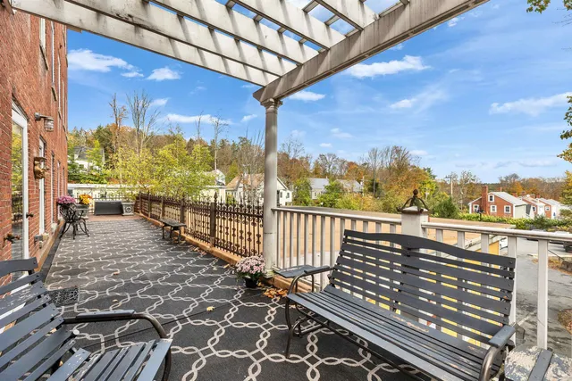 $479,000 | 374 Union Street, Unit 206, Peterborough, NH 03458