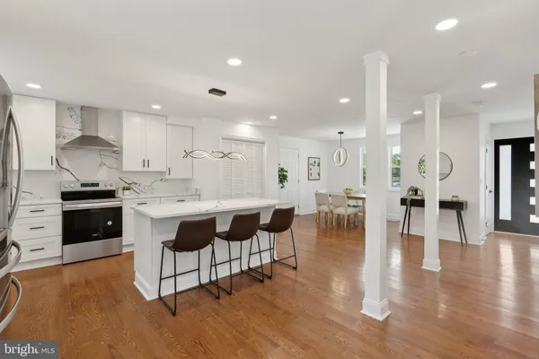 $1,075,000 | 4773 Farndon Court, Fairfax, VA 22032