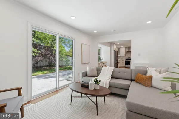 $1,075,000 | 4773 Farndon Court, Fairfax, VA 22032
