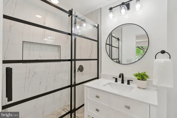 $1,075,000 | 4773 Farndon Court, Fairfax, VA 22032