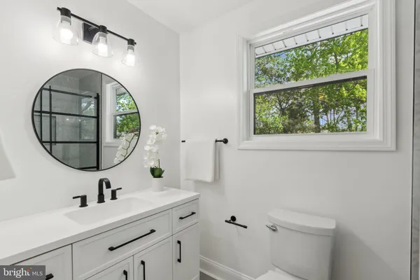 $1,075,000 | 4773 Farndon Court, Fairfax, VA 22032