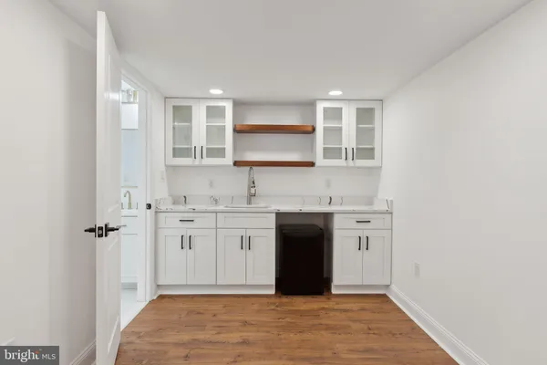 $1,075,000 | 4773 Farndon Court, Fairfax, VA 22032
