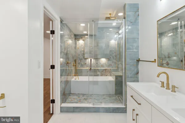 $1,075,000 | 4773 Farndon Court, Fairfax, VA 22032
