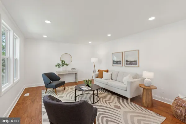 $1,075,000 | 4773 Farndon Court, Fairfax, VA 22032