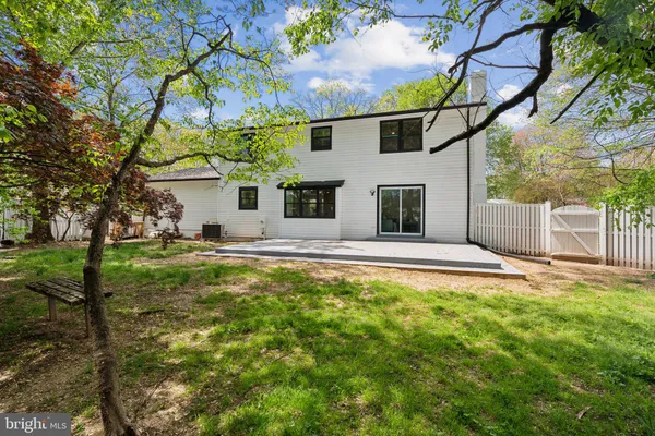 $1,075,000 | 4773 Farndon Court, Fairfax, VA 22032