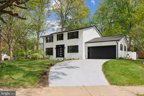 $1,075,000 | 4773 Farndon Court, Fairfax, VA 22032