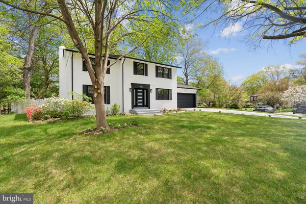 $1,075,000 | 4773 Farndon Court, Fairfax, VA 22032