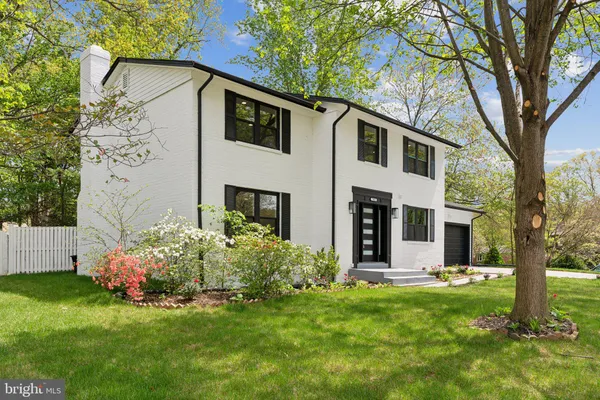 $1,075,000 | 4773 Farndon Court, Fairfax, VA 22032