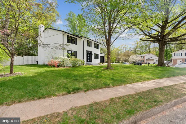 $1,075,000 | 4773 Farndon Court, Fairfax, VA 22032