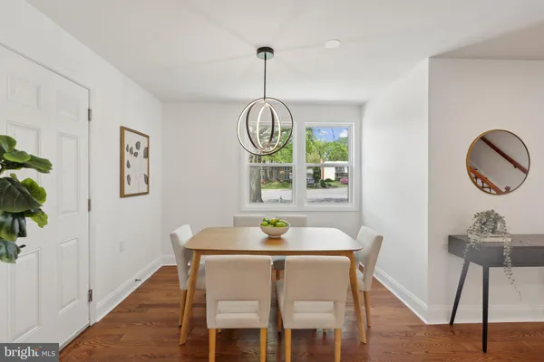 $1,075,000 | 4773 Farndon Court, Fairfax, VA 22032